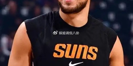乐鱼电竞-太阳最美忠实女球迷！本赛季多次场边观战 还是有超棒身材的学霸|热火|菲尼克斯太阳队|纽约尼克斯队|迈阿密热火队|德文-布克_新浪体育_新浪新闻