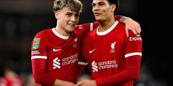 乐鱼电竞-利物浦兵不血刃挺进温布利，两年后决赛又见红蓝决