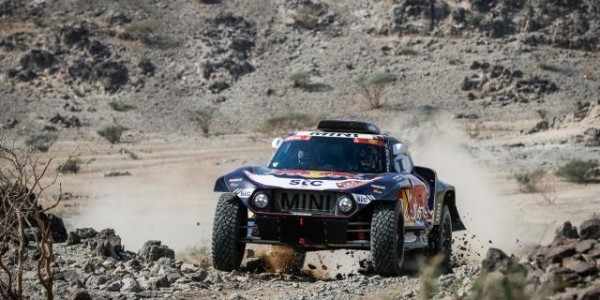 乐鱼体育官网-达喀尔首赛段卫冕冠军塞恩斯领跑 韩魏排名第23